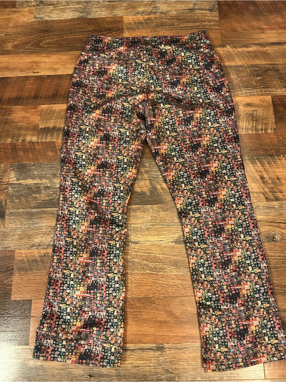 Tru Luxe floral geometric pattern flare pants - Picture 2 of 6